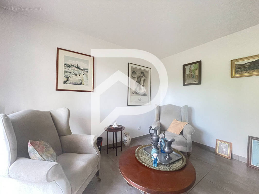 Appartement à OZOIR-LA-FERRIERE