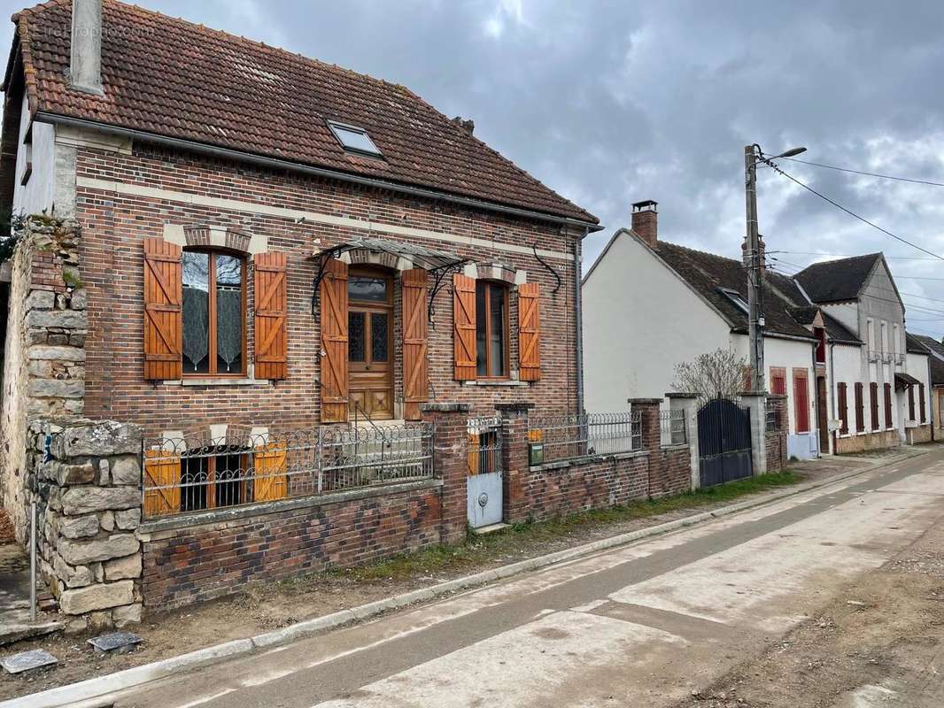 Photo 2 - Maison à THORIGNY-SUR-OREUSE