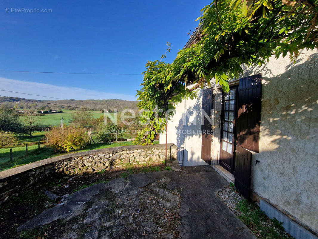 Maison à SAINT-PARDOUX-LA-RIVIERE