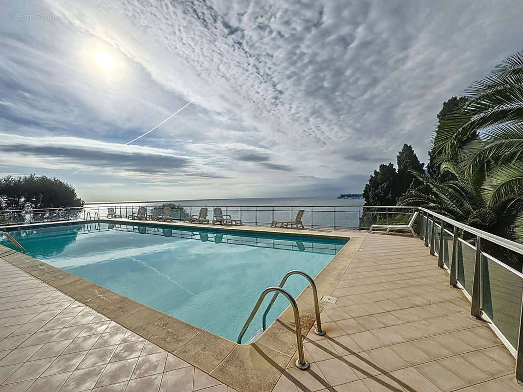 Appartement à ROQUEBRUNE-CAP-MARTIN