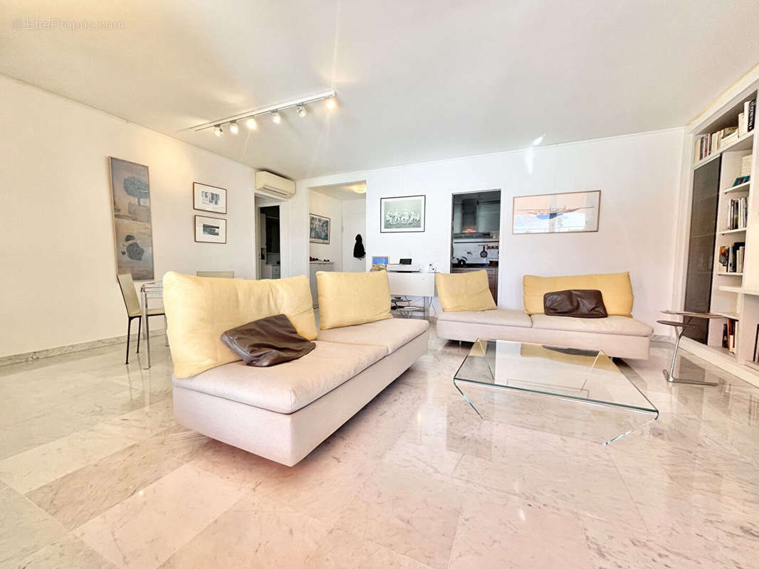 Appartement à ROQUEBRUNE-CAP-MARTIN