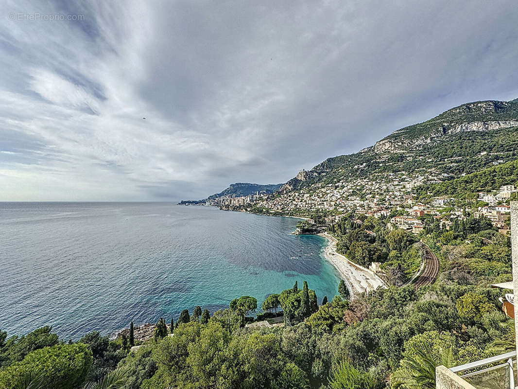 Appartement à ROQUEBRUNE-CAP-MARTIN