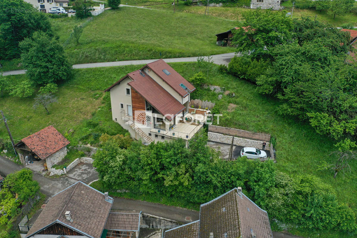 Maison à SAINT-EGREVE