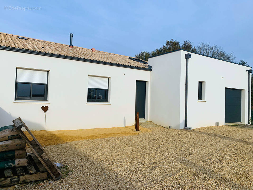 Maison à SAINT-CHRISTOPHE-DU-LIGNERON