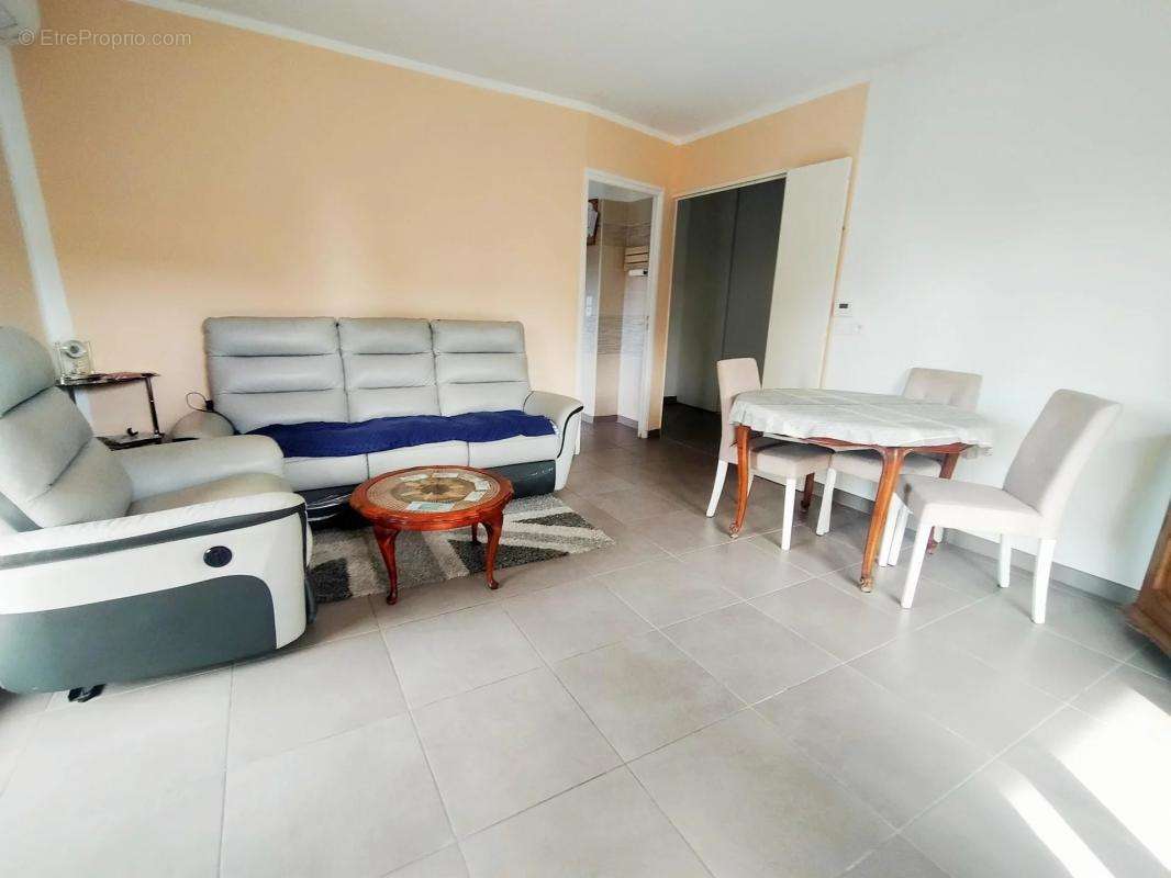 Appartement à MOUGINS