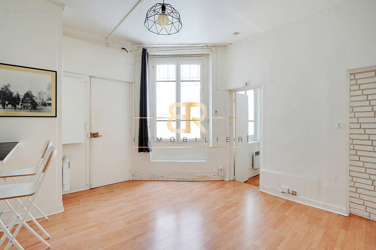 Appartement à PARIS-2E