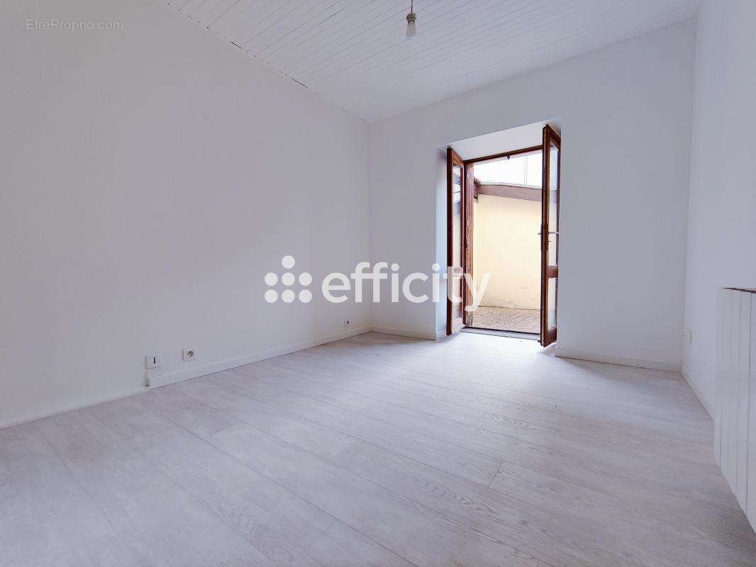 Appartement à VIZILLE