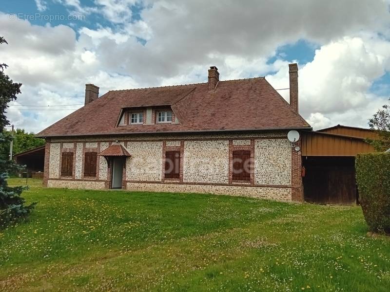 Maison à MARCILLY-LA-CAMPAGNE