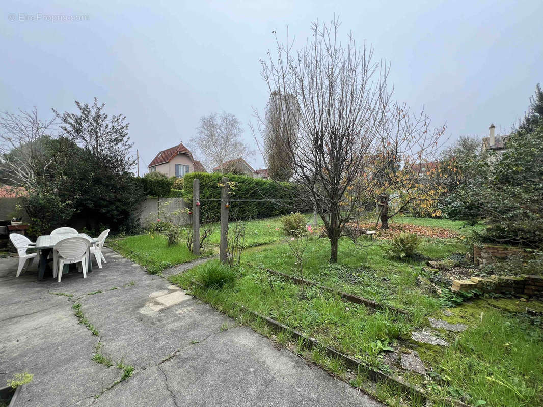 Maison à VILLENEUVE-LE-ROI