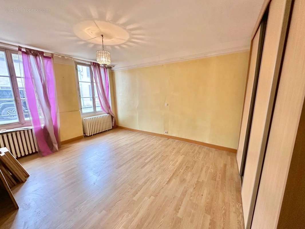 Appartement à HOUDAN