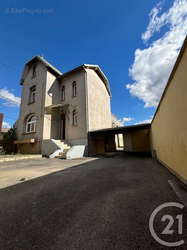 Maison à SAINT-QUENTIN