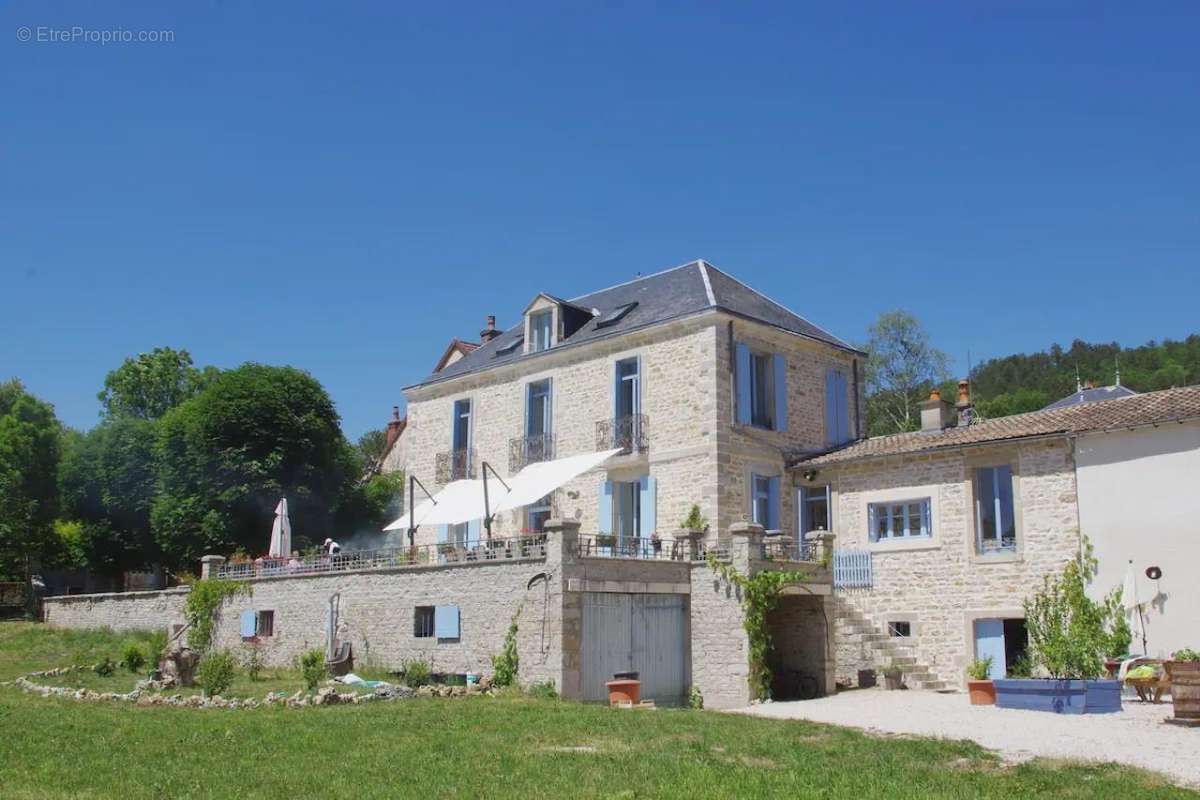 Maison à FLEUREY-SUR-OUCHE