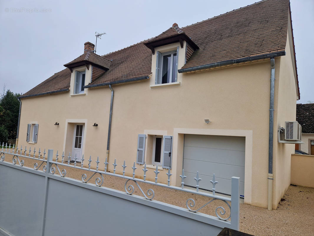 Maison à SAINT-LOUP-GEANGES