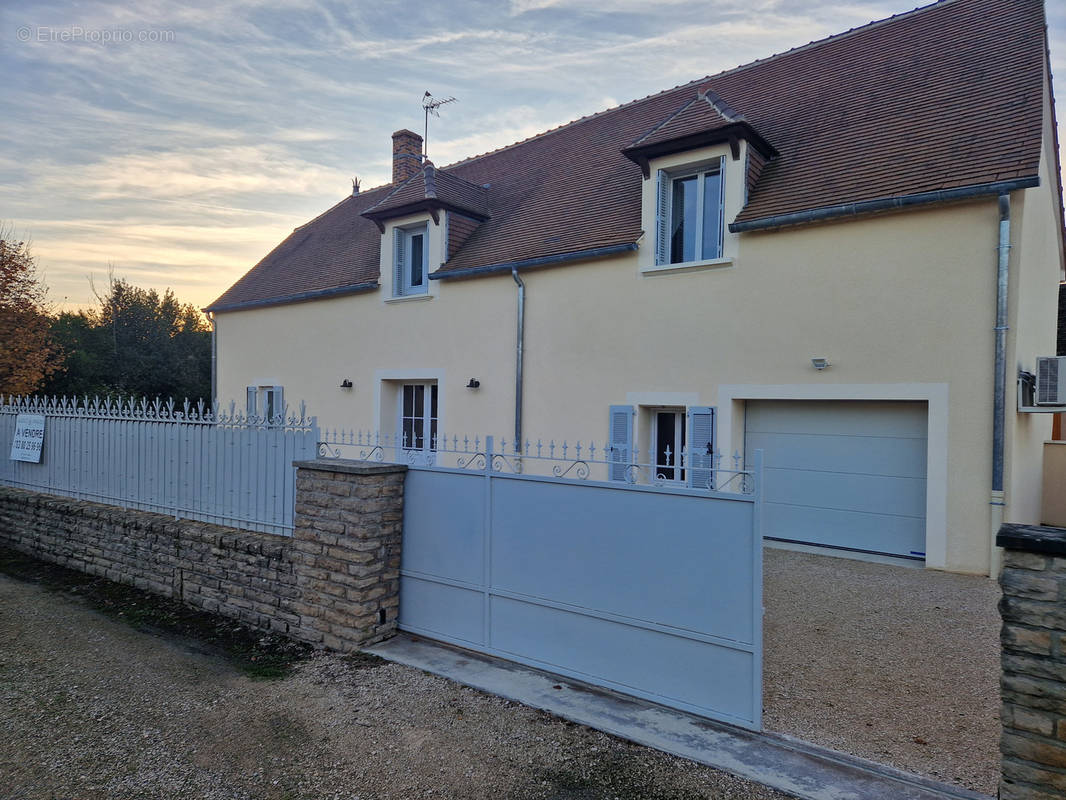 Maison à SAINT-LOUP-GEANGES