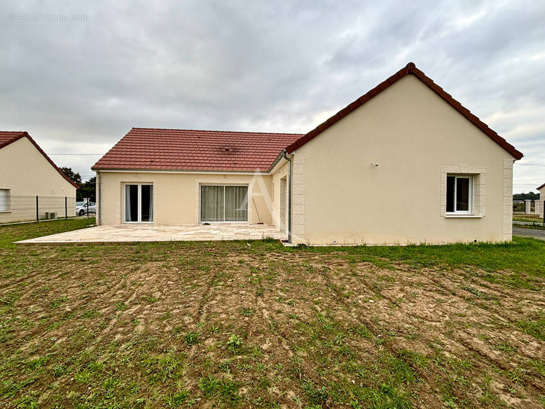 Maison à CONTRES