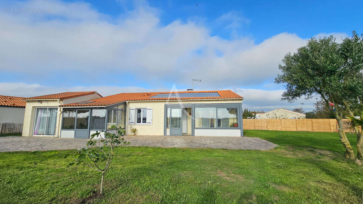 Maison à PORT-DES-BARQUES