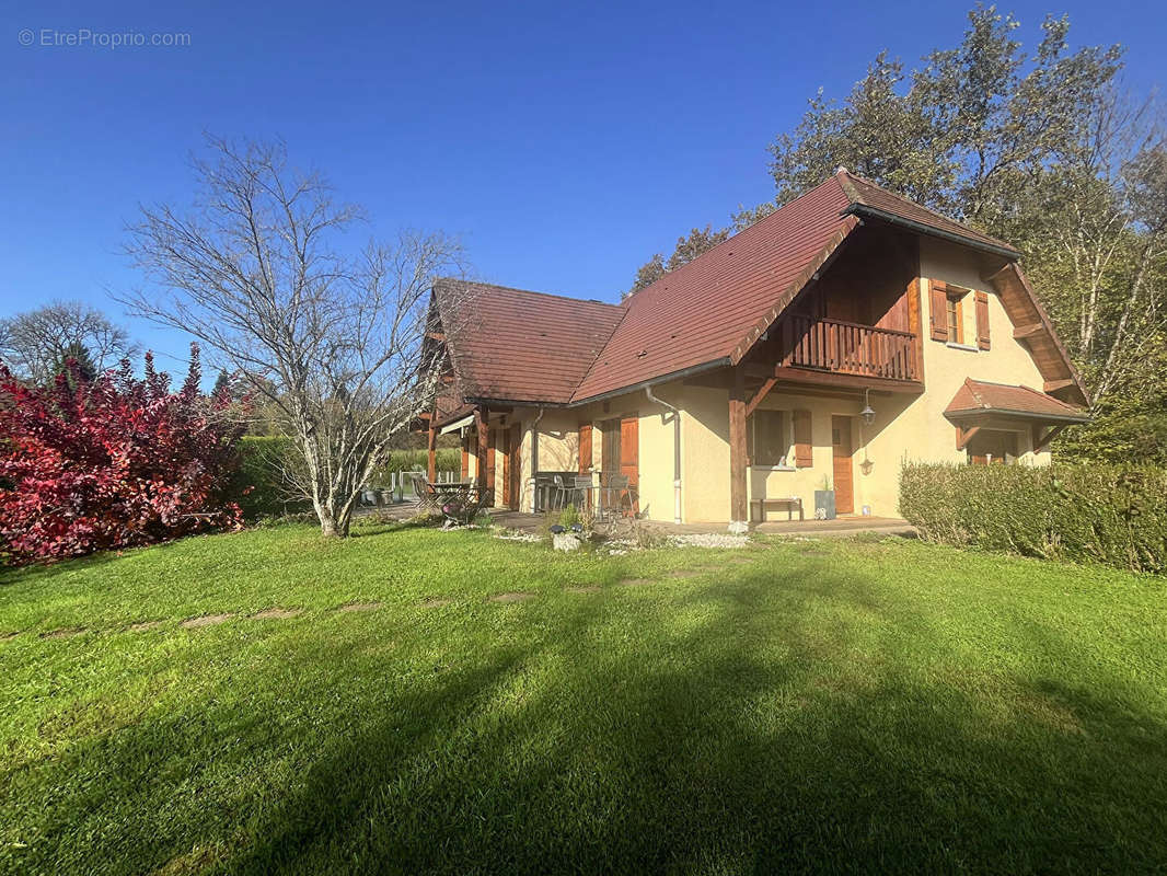 Maison à DOUCIER