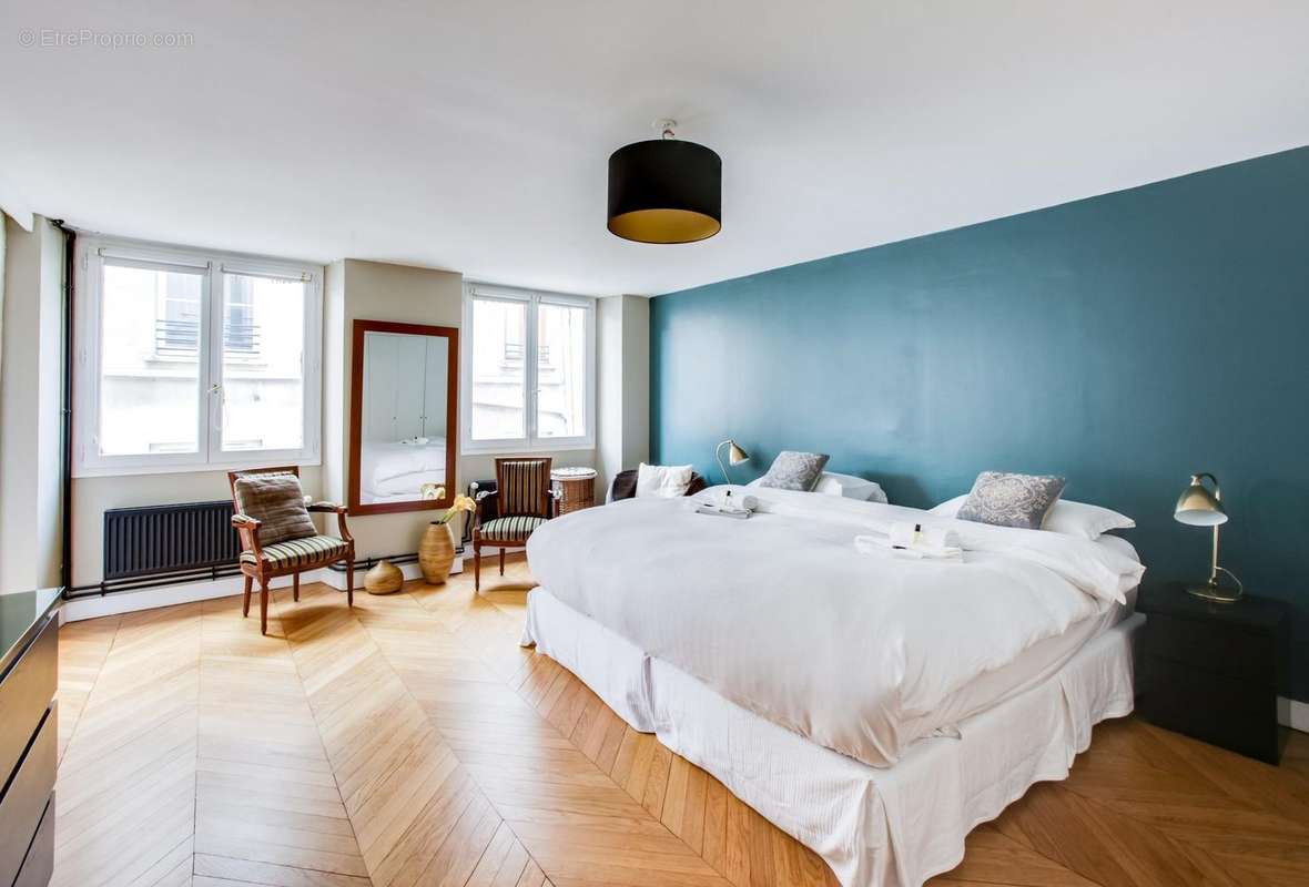 Appartement à PARIS-2E