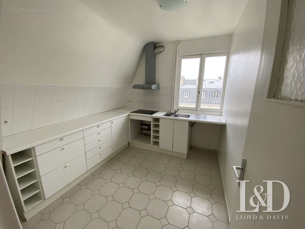 cuisine  - Appartement à PARIS-8E