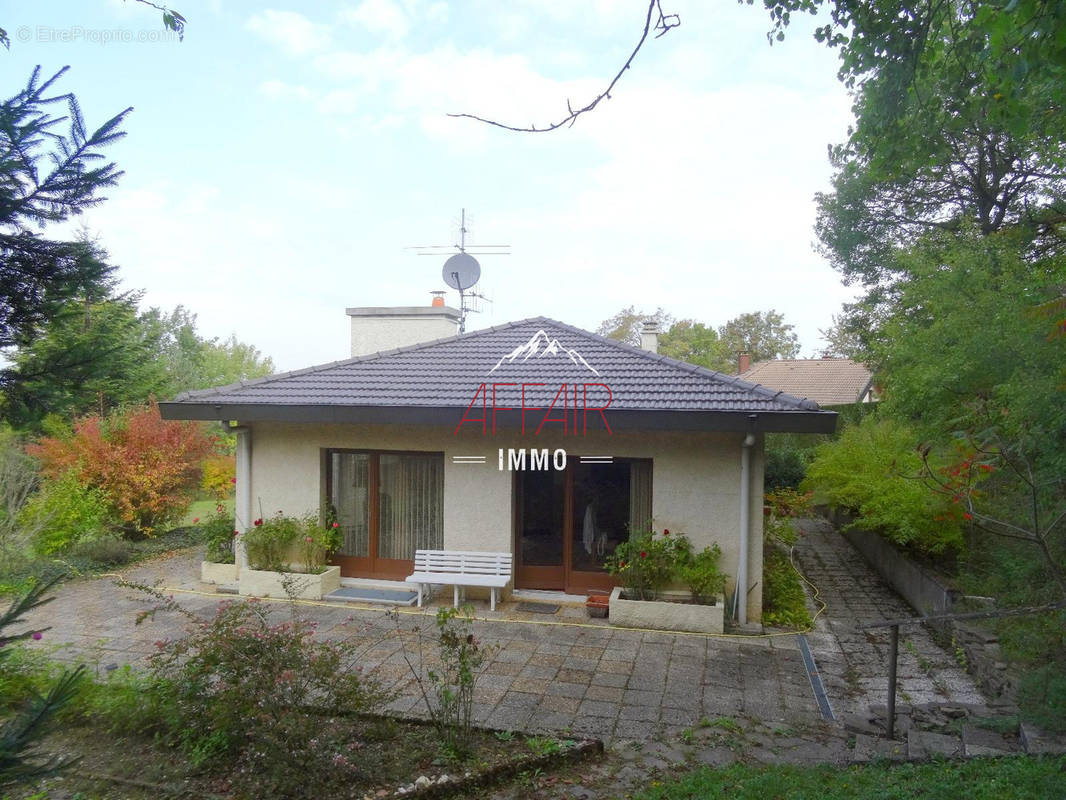 Maison à COLLONGES-SOUS-SALEVE