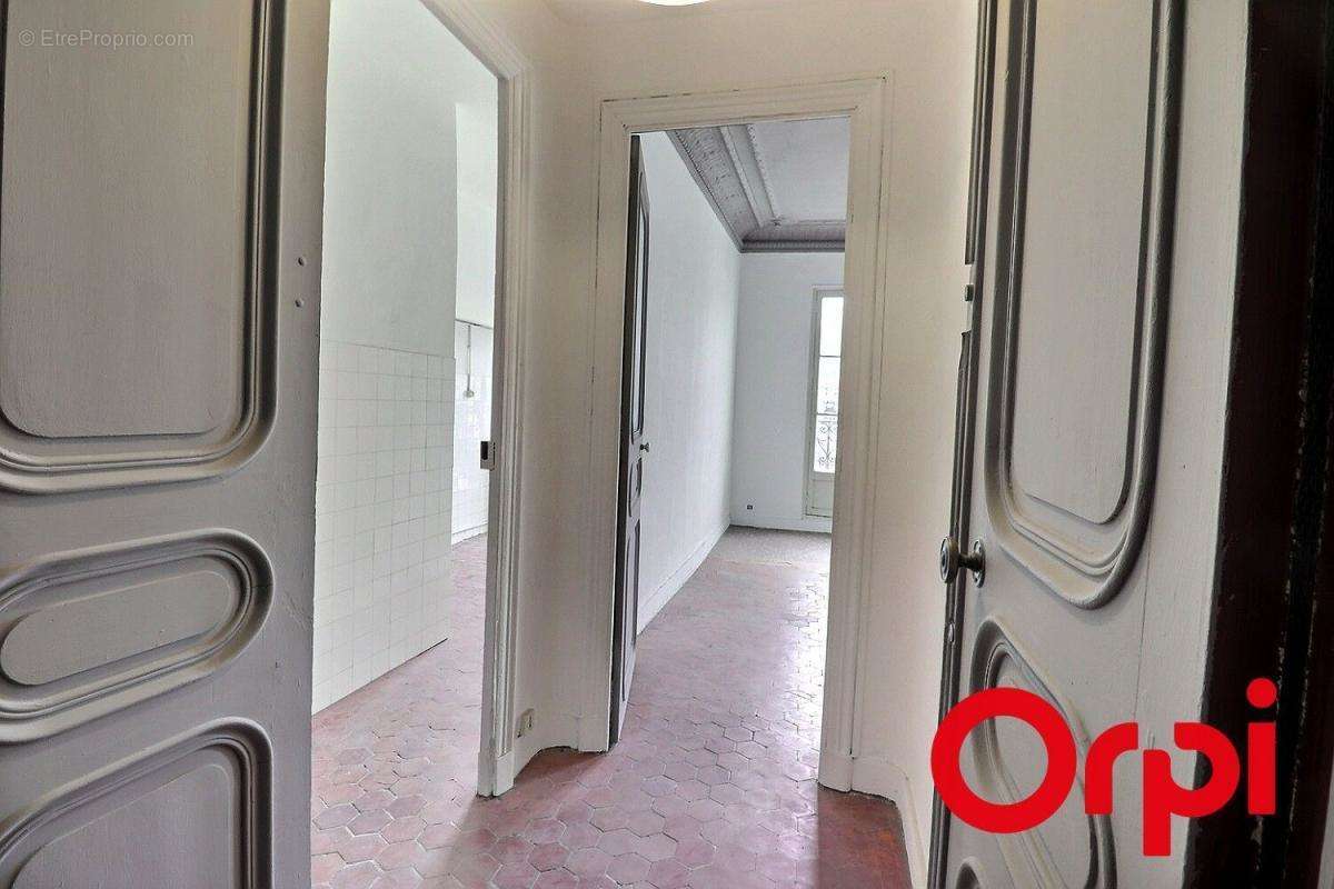 Appartement à MARSEILLE-2E