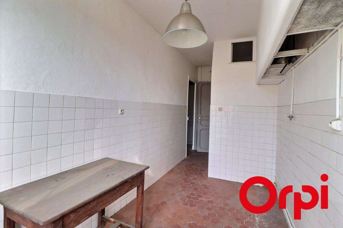 Appartement à MARSEILLE-2E