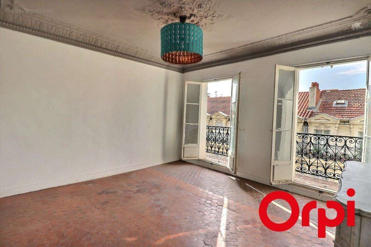 Appartement à MARSEILLE-2E