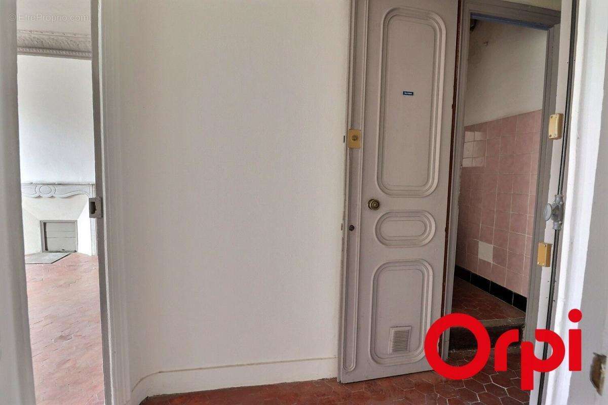 Appartement à MARSEILLE-2E