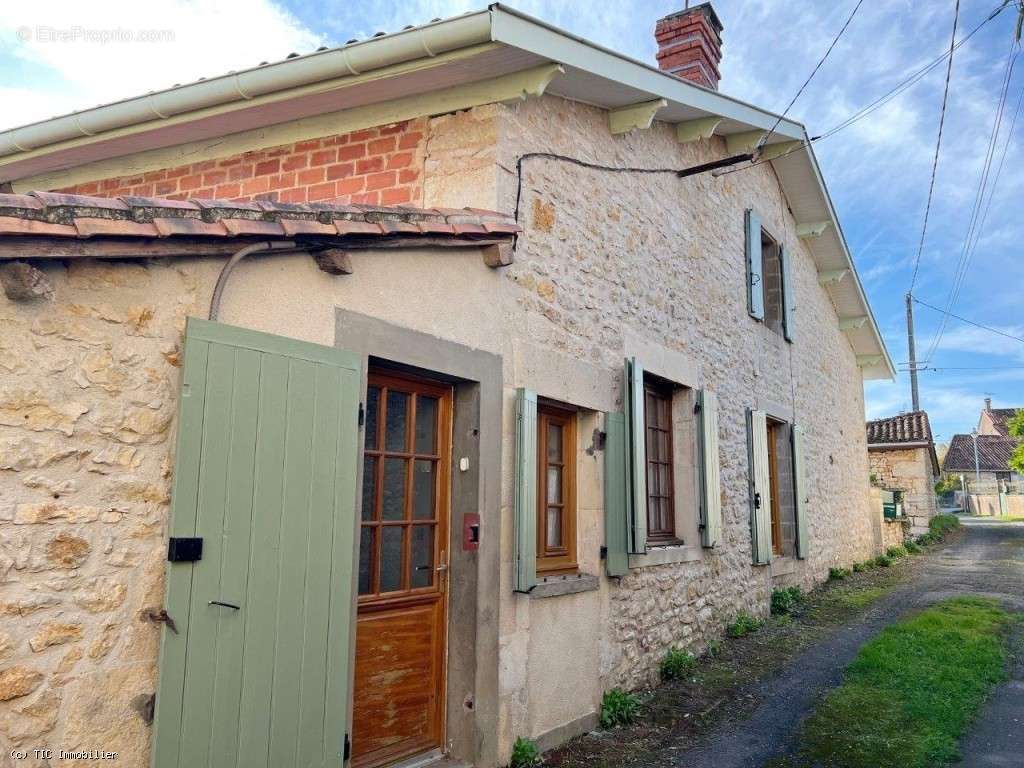 Maison à CELLEFROUIN