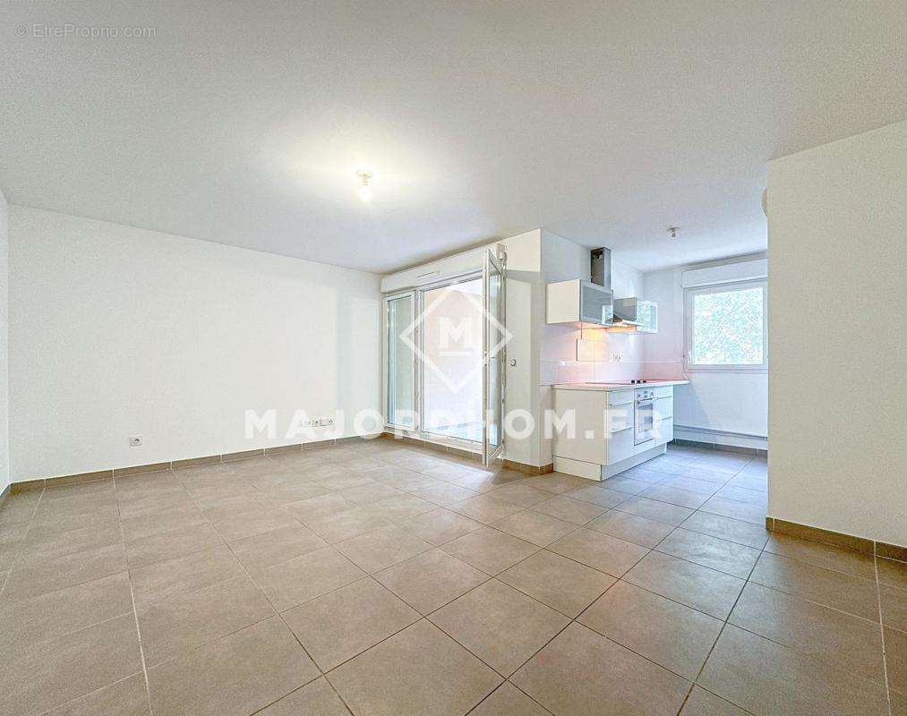 Appartement à MARSEILLE-4E