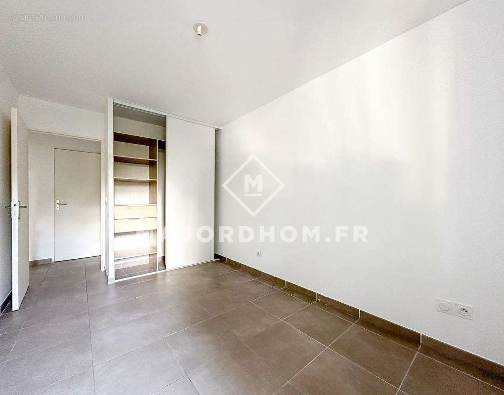 Appartement à MARSEILLE-4E