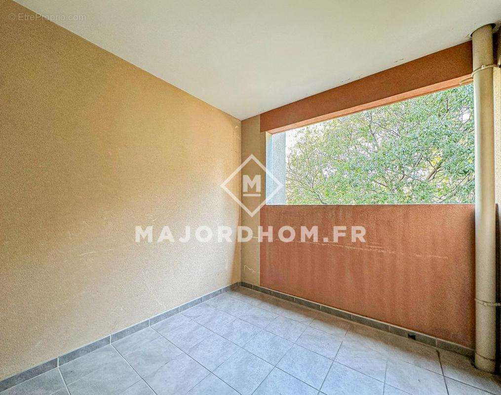 Appartement à MARSEILLE-4E