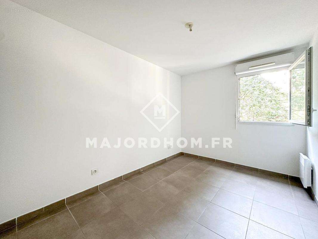 Appartement à MARSEILLE-4E