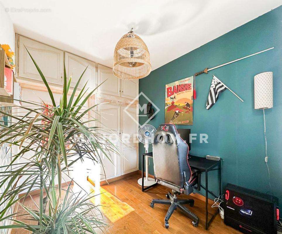 Appartement à MARSEILLE-4E