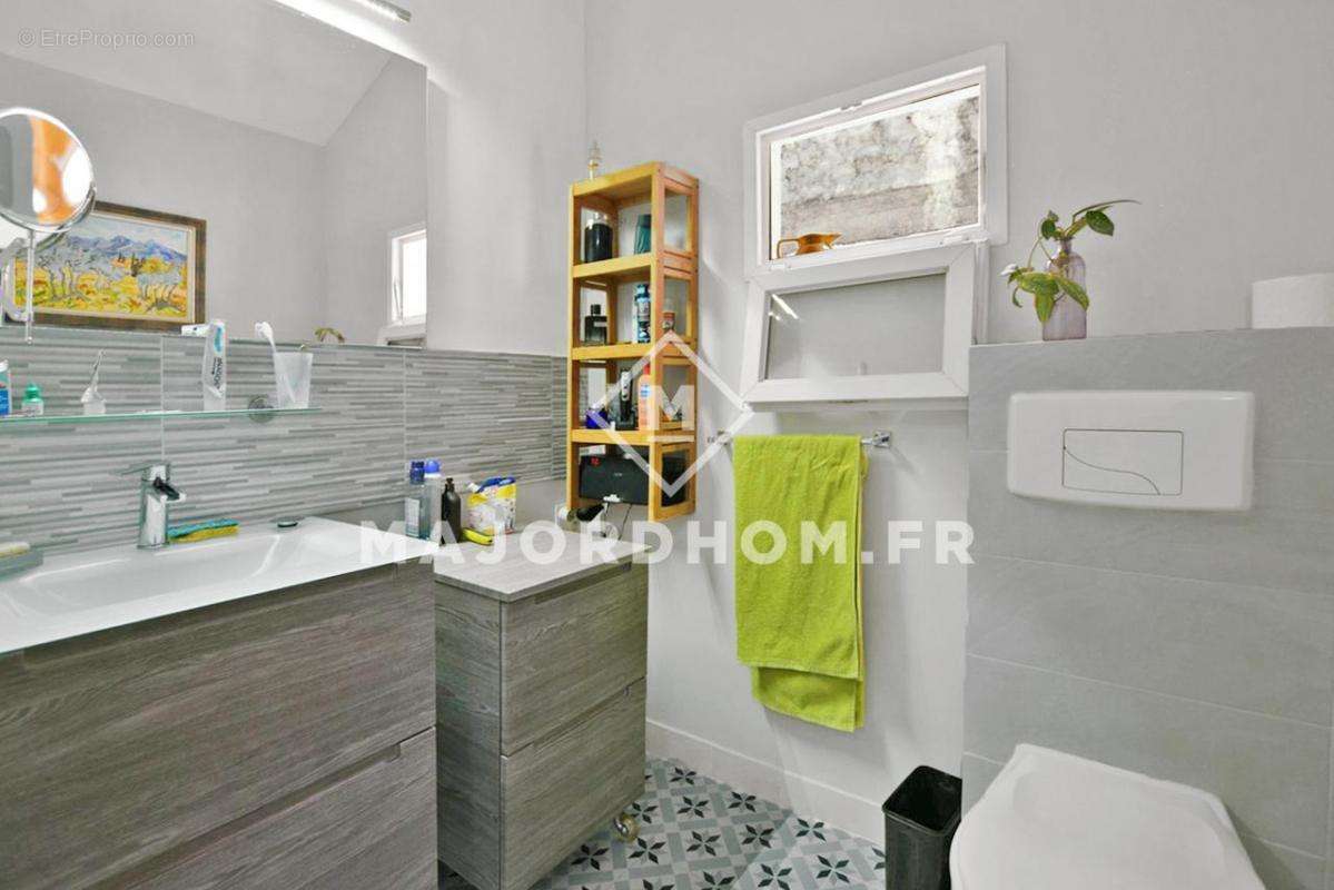 Appartement à MARSEILLE-4E