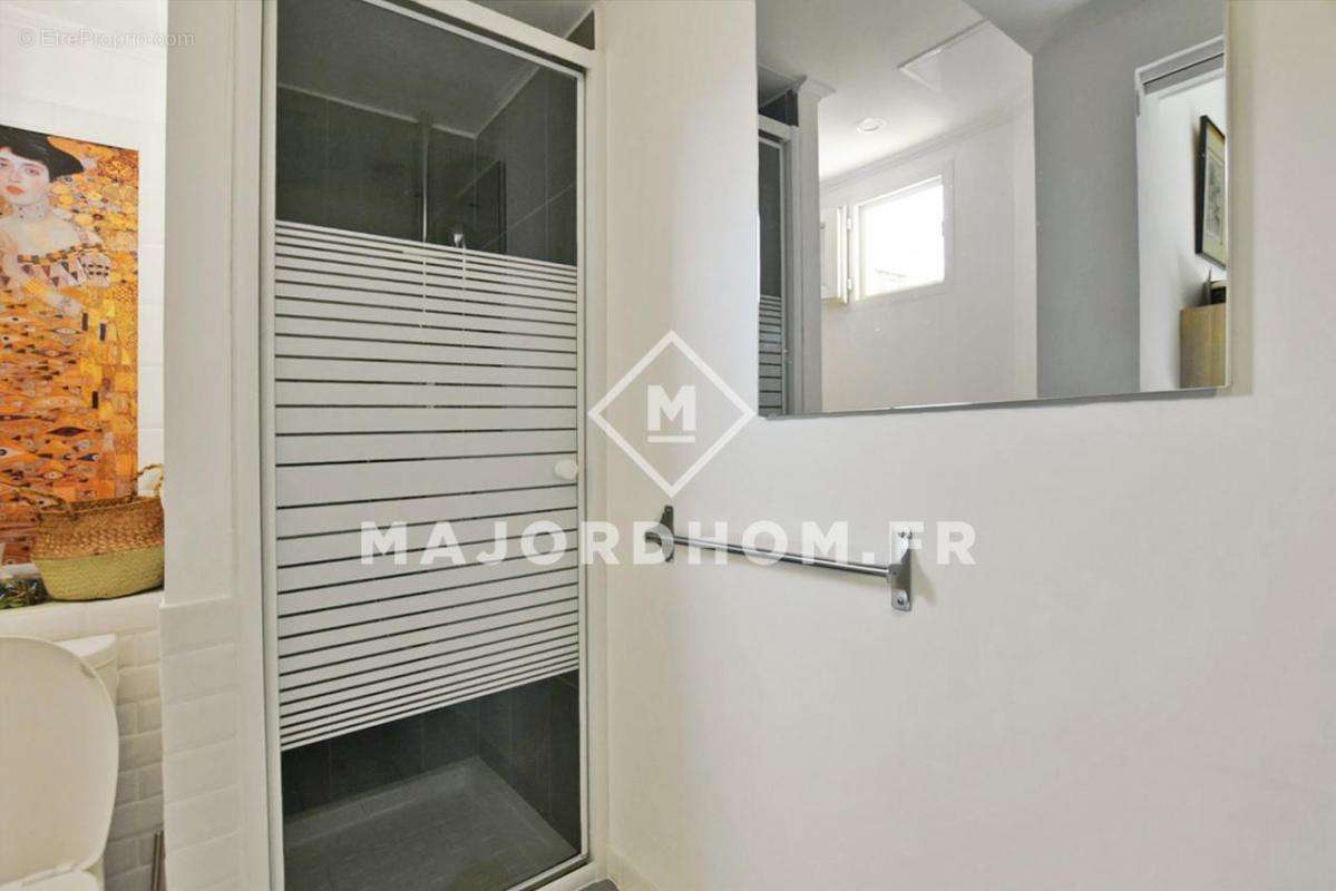 Appartement à MARSEILLE-4E