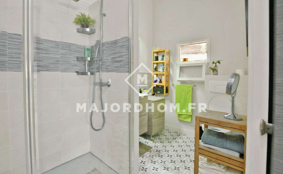 Appartement à MARSEILLE-4E