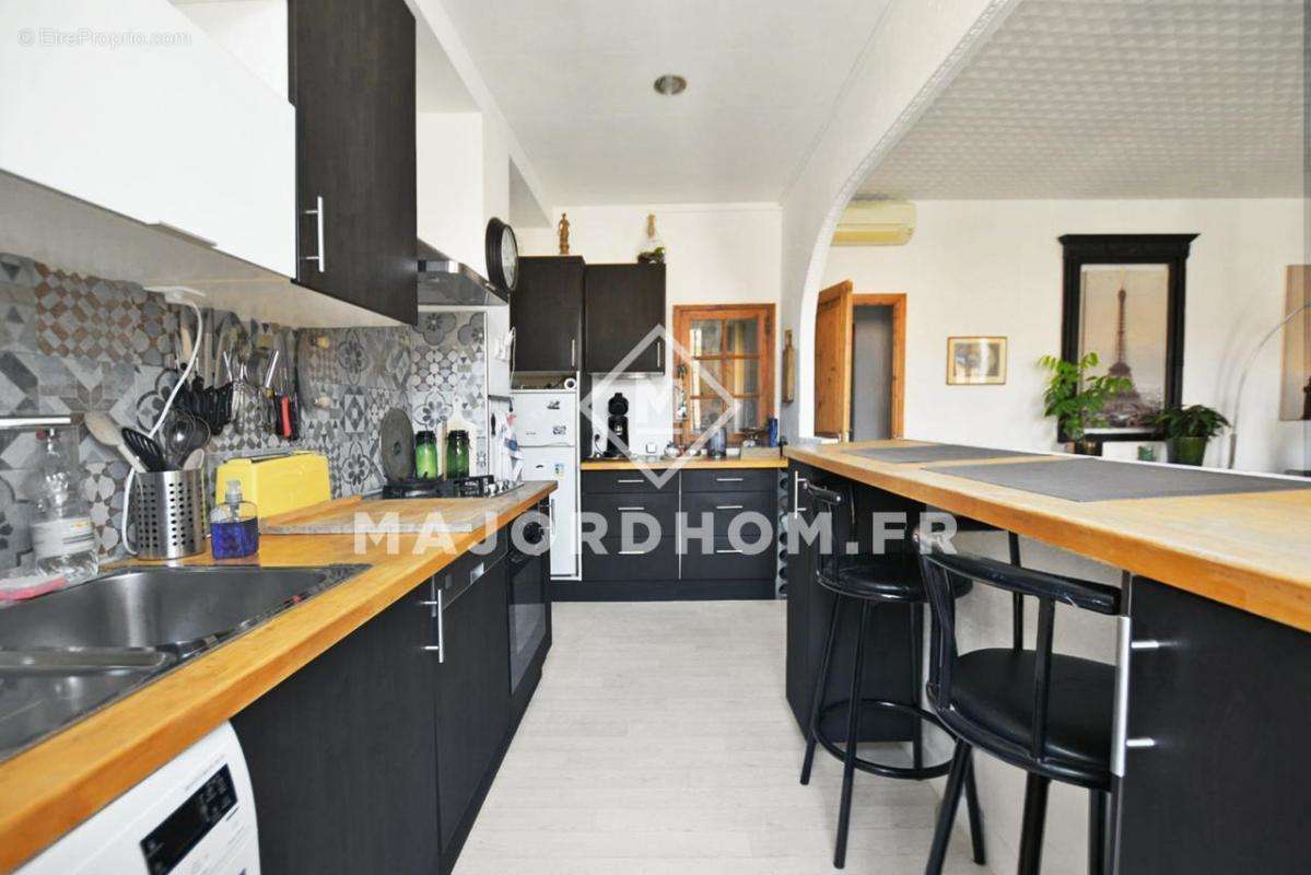 Appartement à MARSEILLE-4E