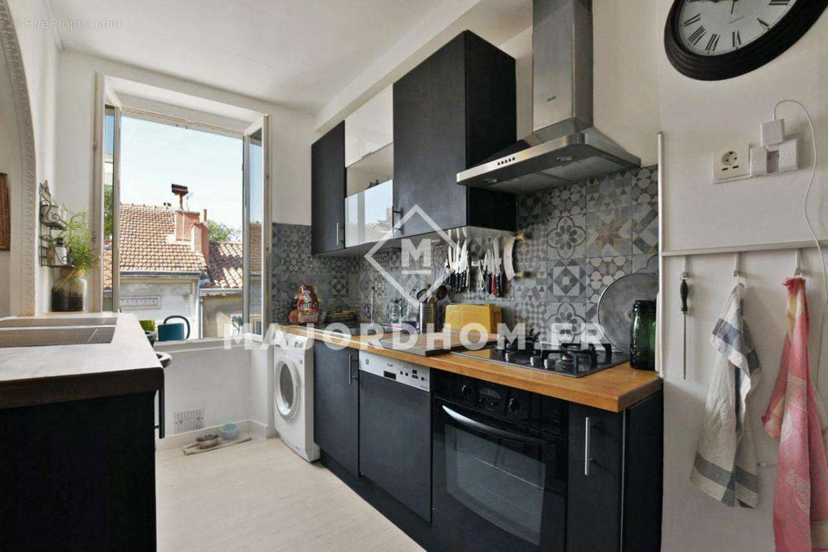 Appartement à MARSEILLE-4E