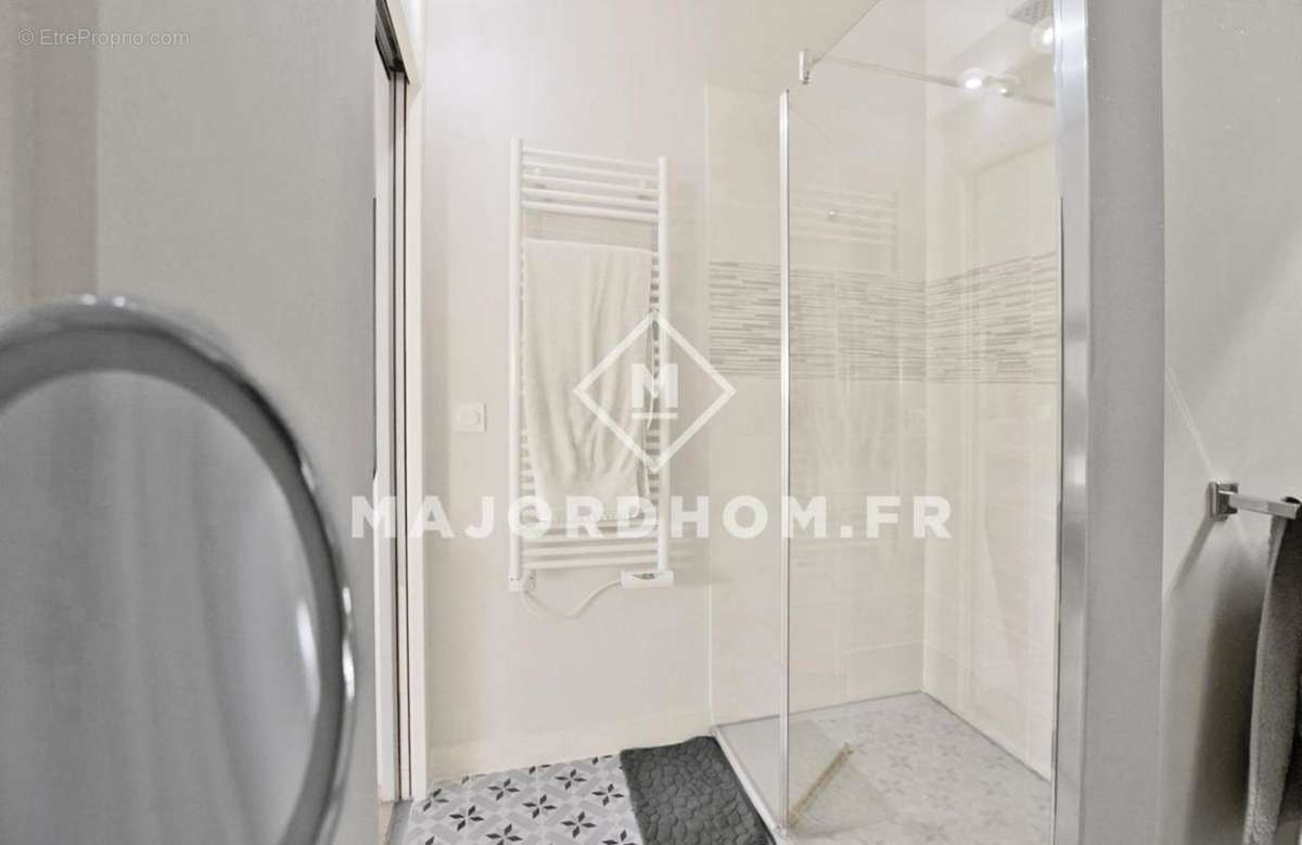 Appartement à MARSEILLE-4E