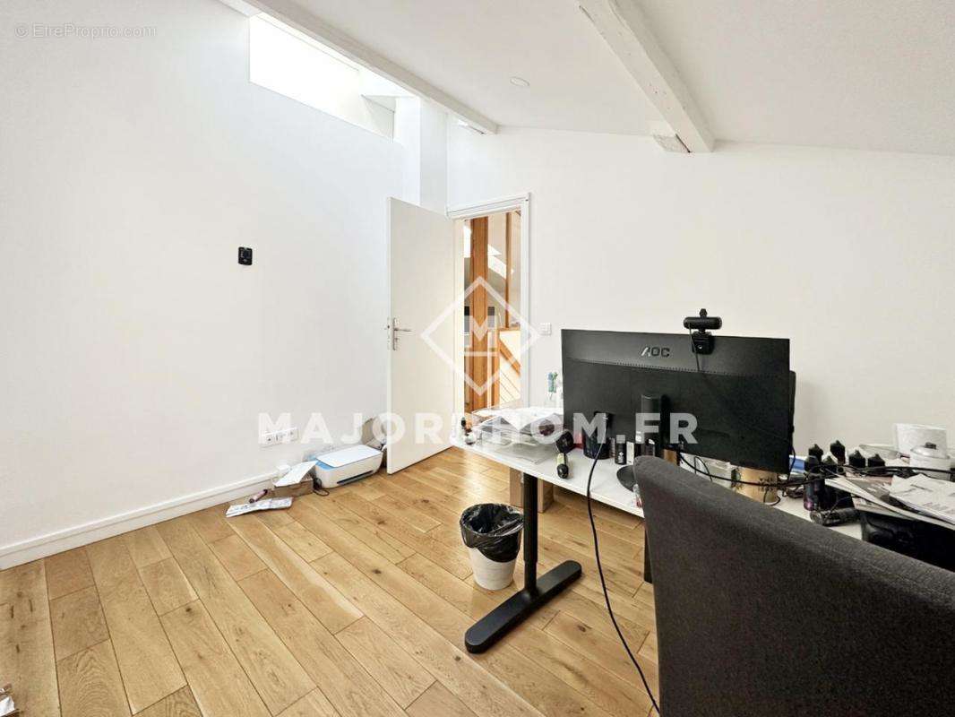 Appartement à MARSEILLE-6E