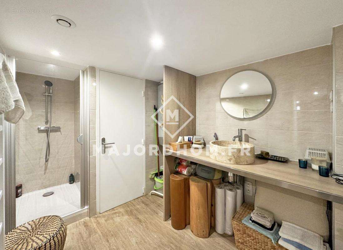 Appartement à MARSEILLE-6E