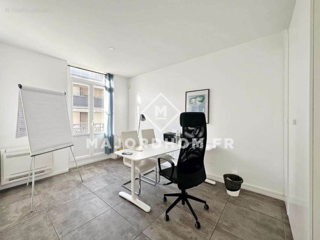 Appartement à MARSEILLE-6E