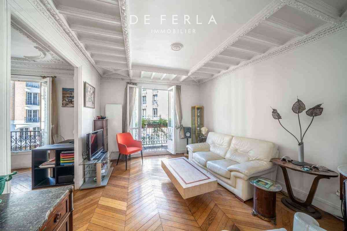 Appartement à PARIS-15E