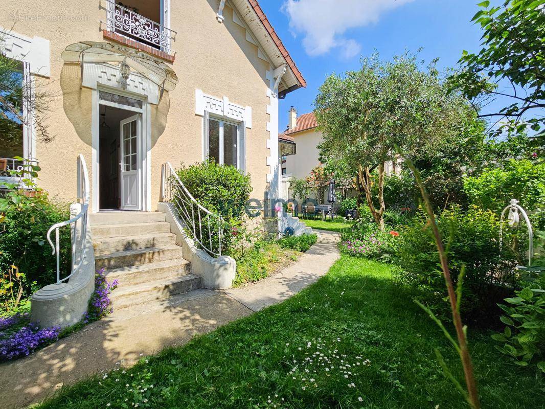 Maison à ROSNY-SOUS-BOIS