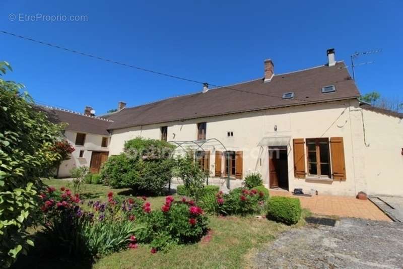 Maison à LONGUEVILLE