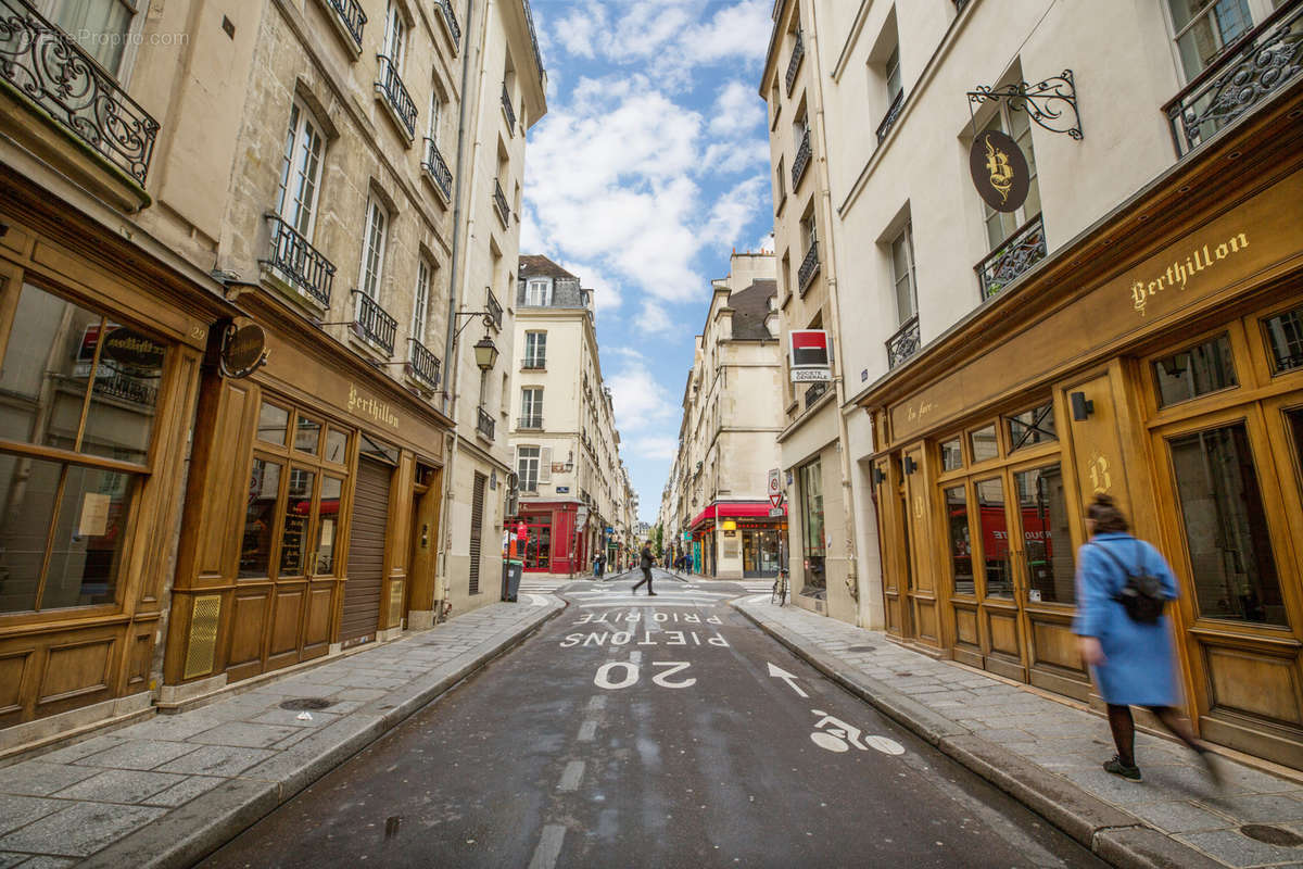 Appartement à PARIS-4E