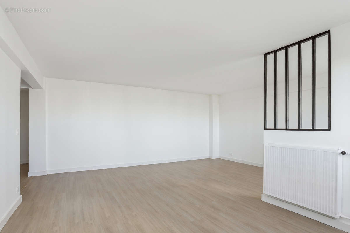 Appartement à COURBEVOIE