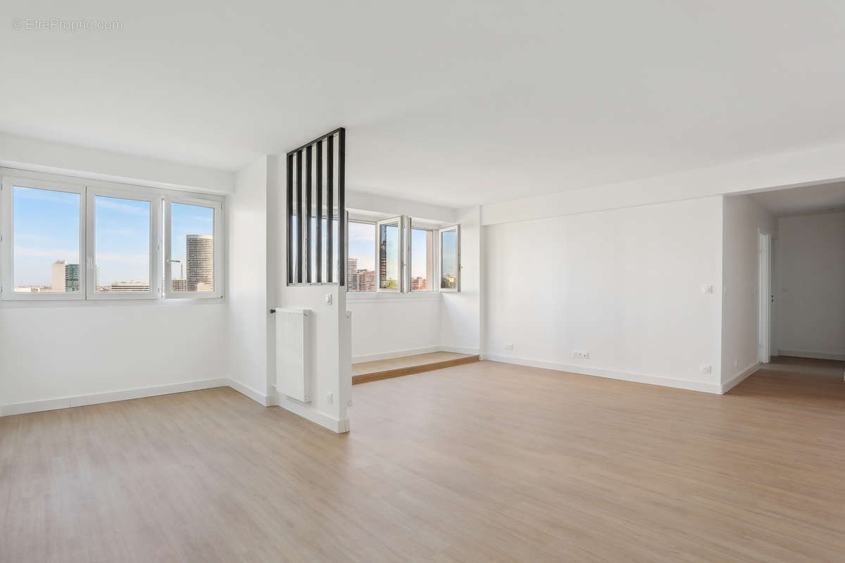 Appartement à COURBEVOIE