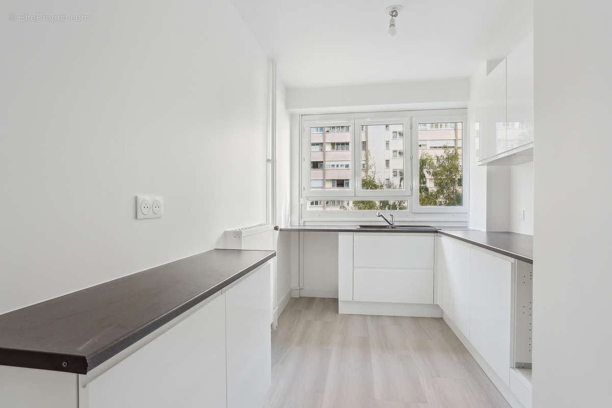 Appartement à COURBEVOIE